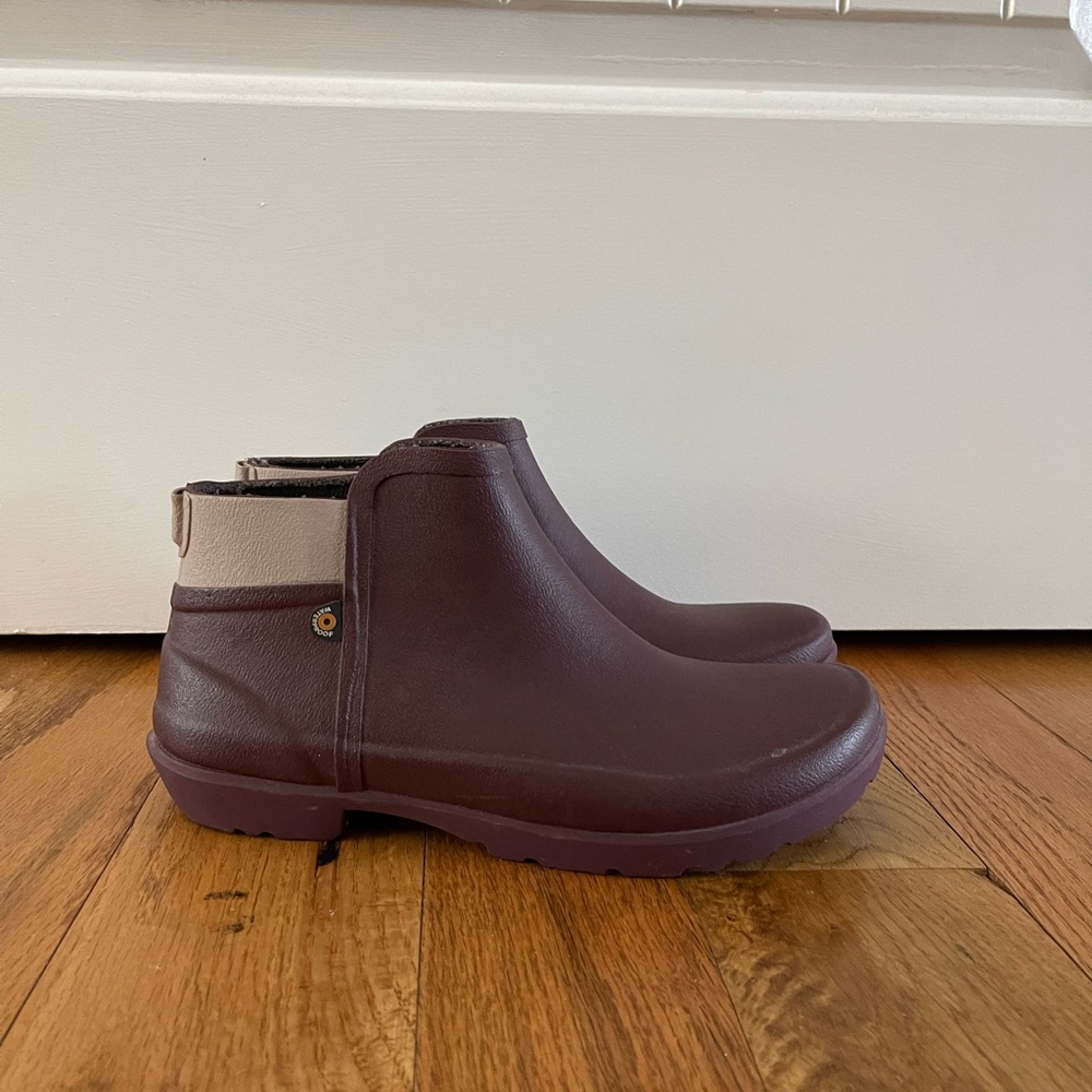 BOGS waterproof booties, size 8. Like new!